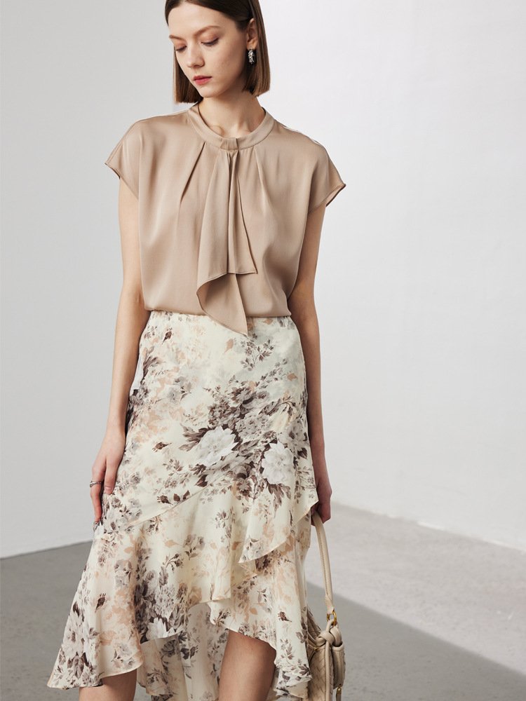 Falda de seda con volantes florales