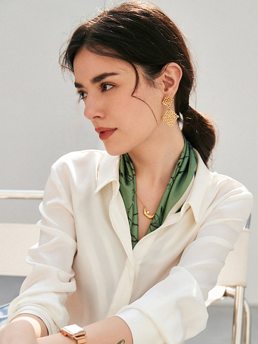 Camisa de manga larga con solapa de seda fina